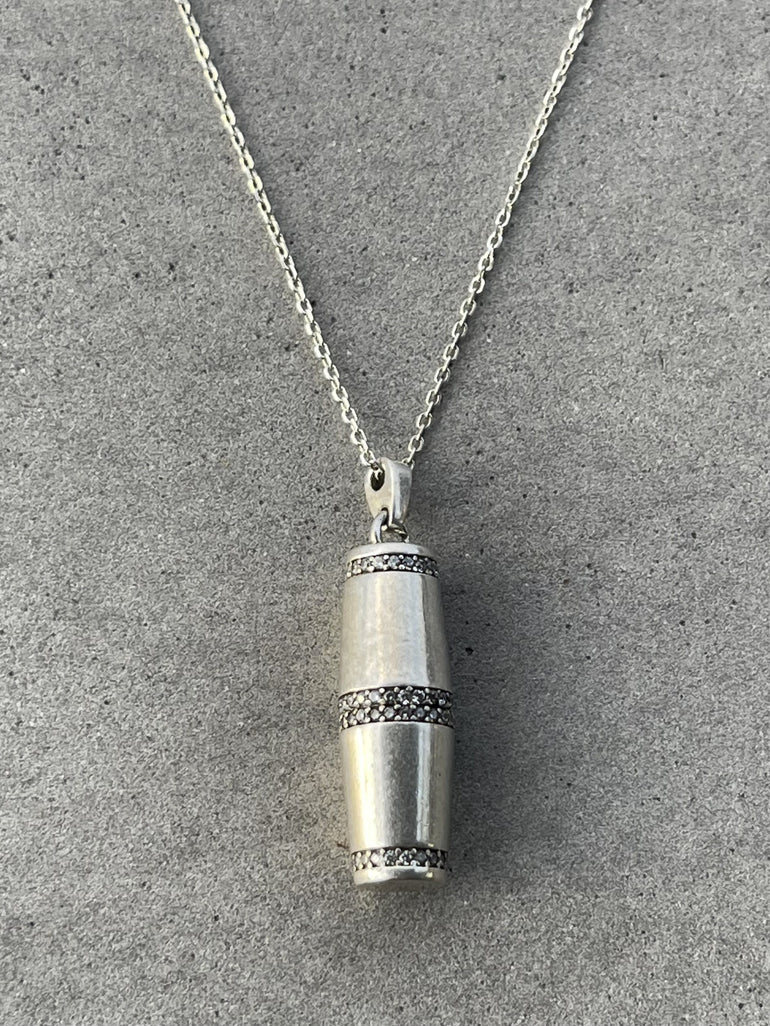 Infinity Necklace Case – Bijoux Caroline Neron